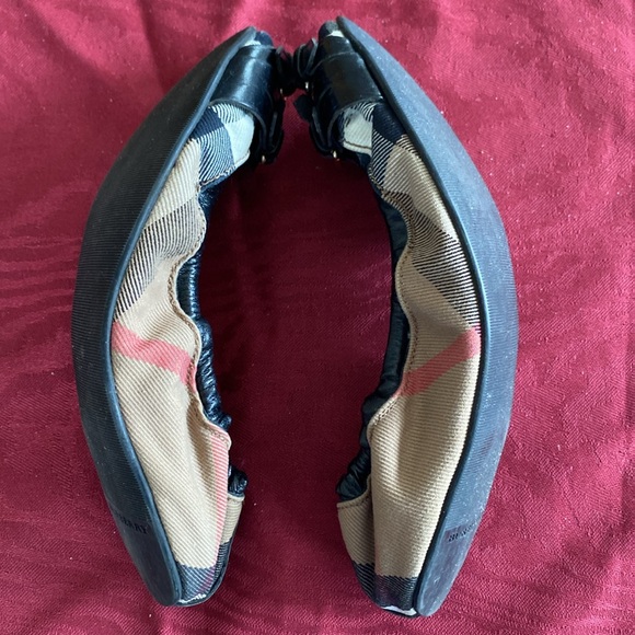 18:01 Burberry 3 Buckle Falcony Ballerina Flats - Picture 12 of 13